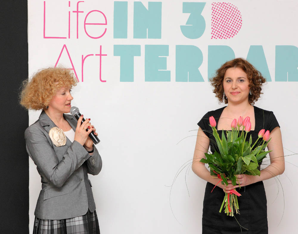 LIFE IN 3D. ART TERRARIUM -  