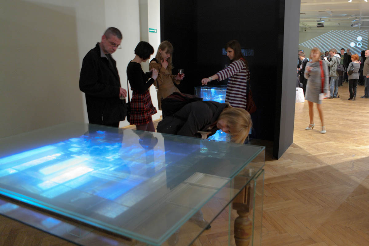 LIFE IN 3D. ART TERRARIUM -  