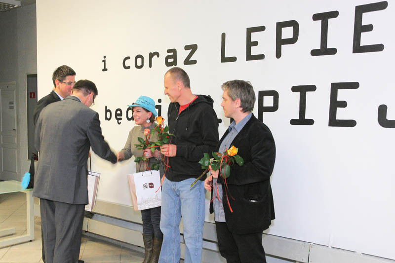 NABYTKI 2012. MOC SZTUKI -  