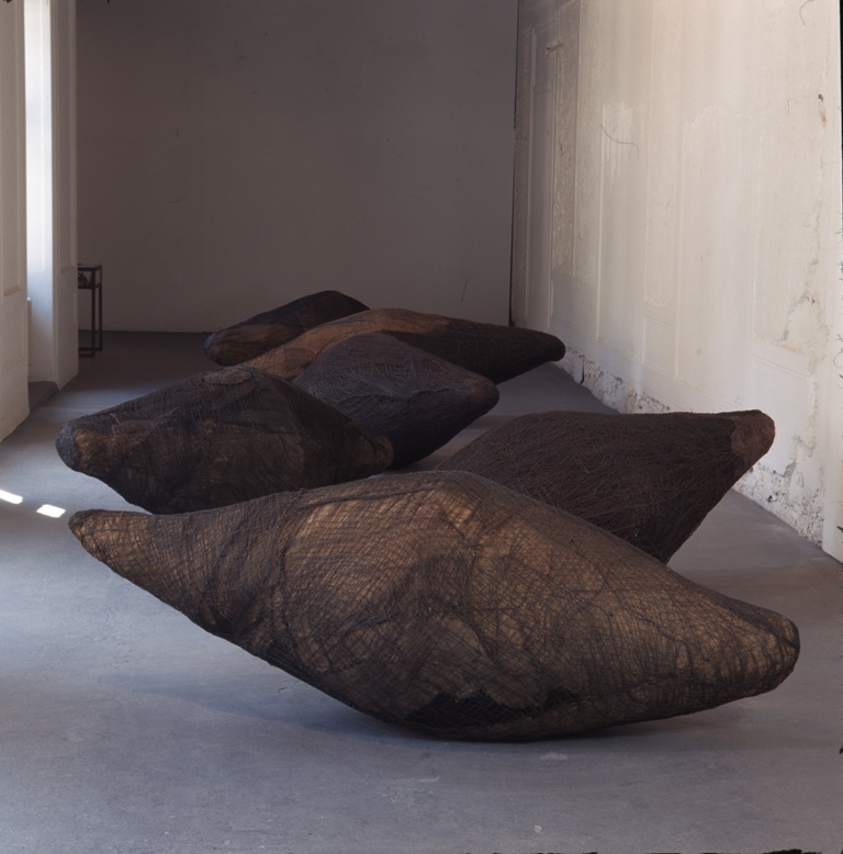MAGDALENA ABAKANOWICZ -  Magdalena Abakanowicz