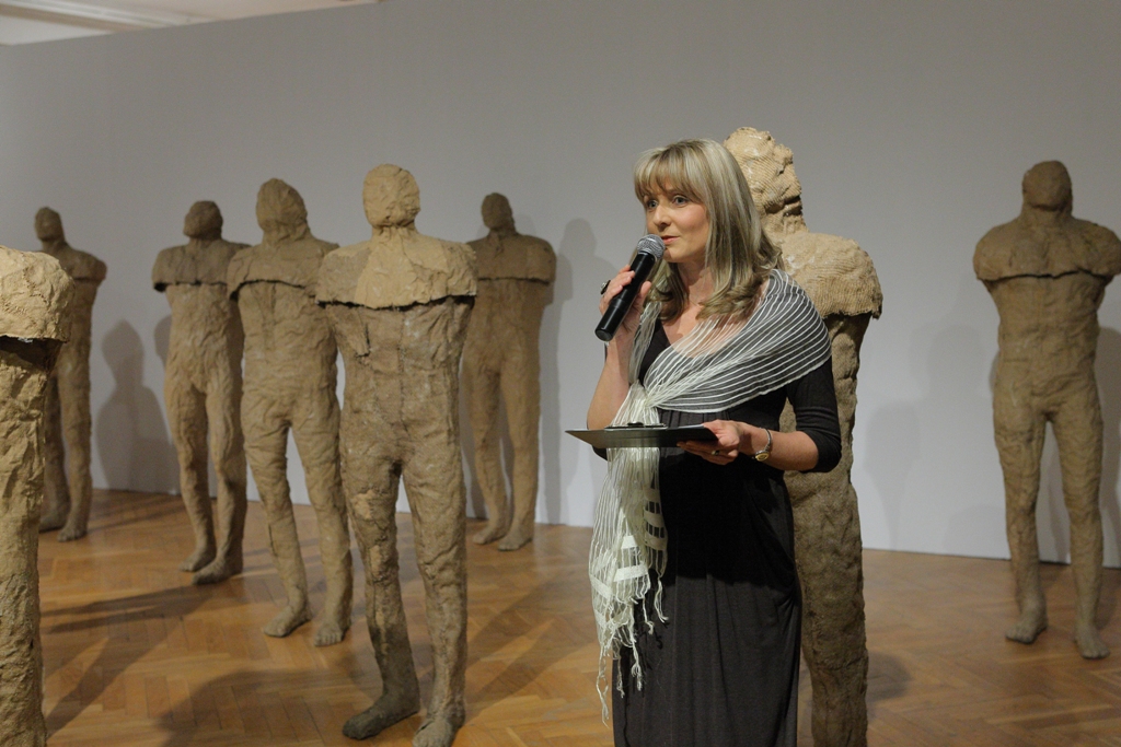 MAGDALENA ABAKANOWICZ -  Magdalena Abakanowicz