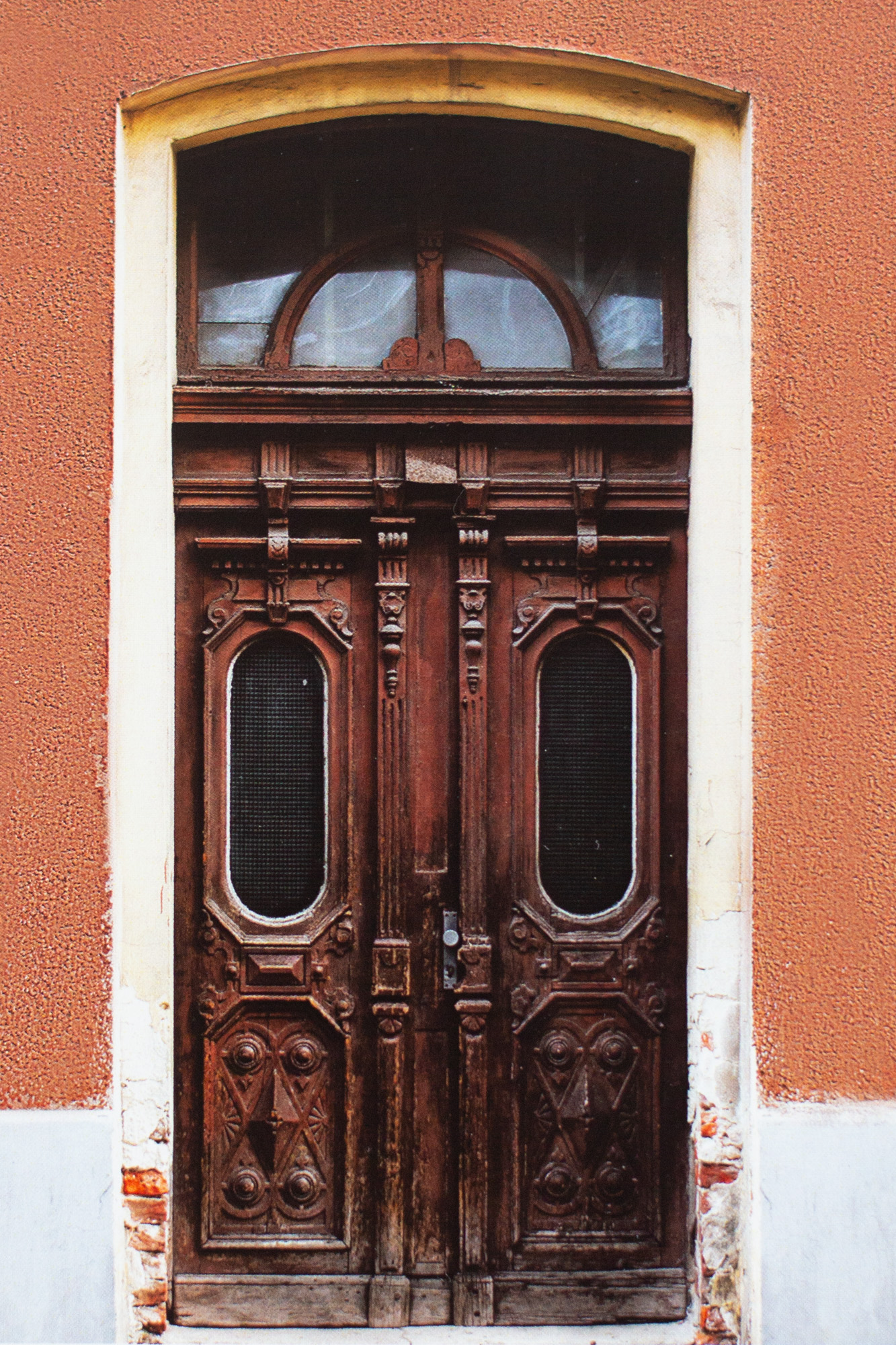 Drzwi, Olsztyn, ul. Grunwaldzka 12 z cyklu Przejście