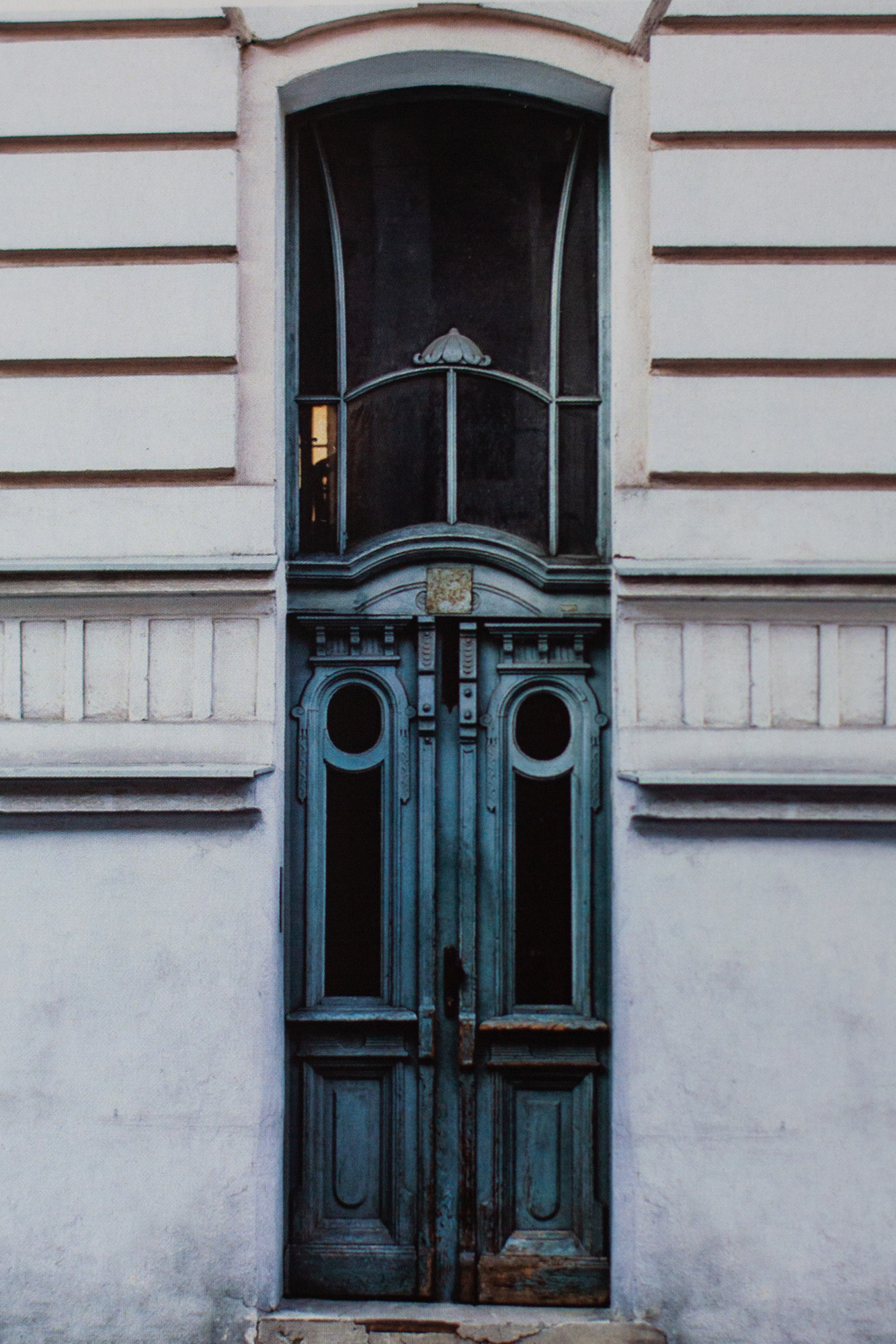 Drzwi, Olsztyn, ul. Wyzwolenia 23 z cyklu Przejście