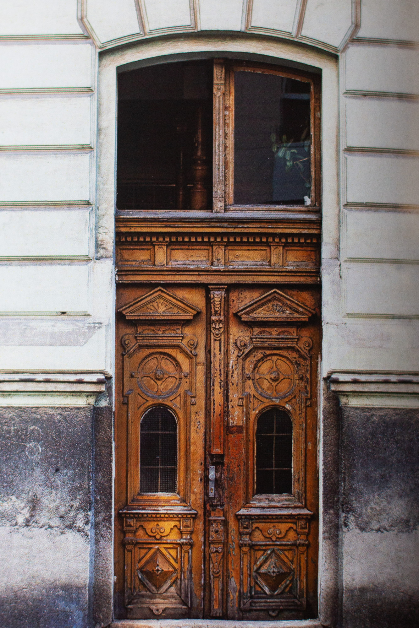 Drzwi, Olsztyn, ul. Partyzantów 73 z cyklu Przejście
