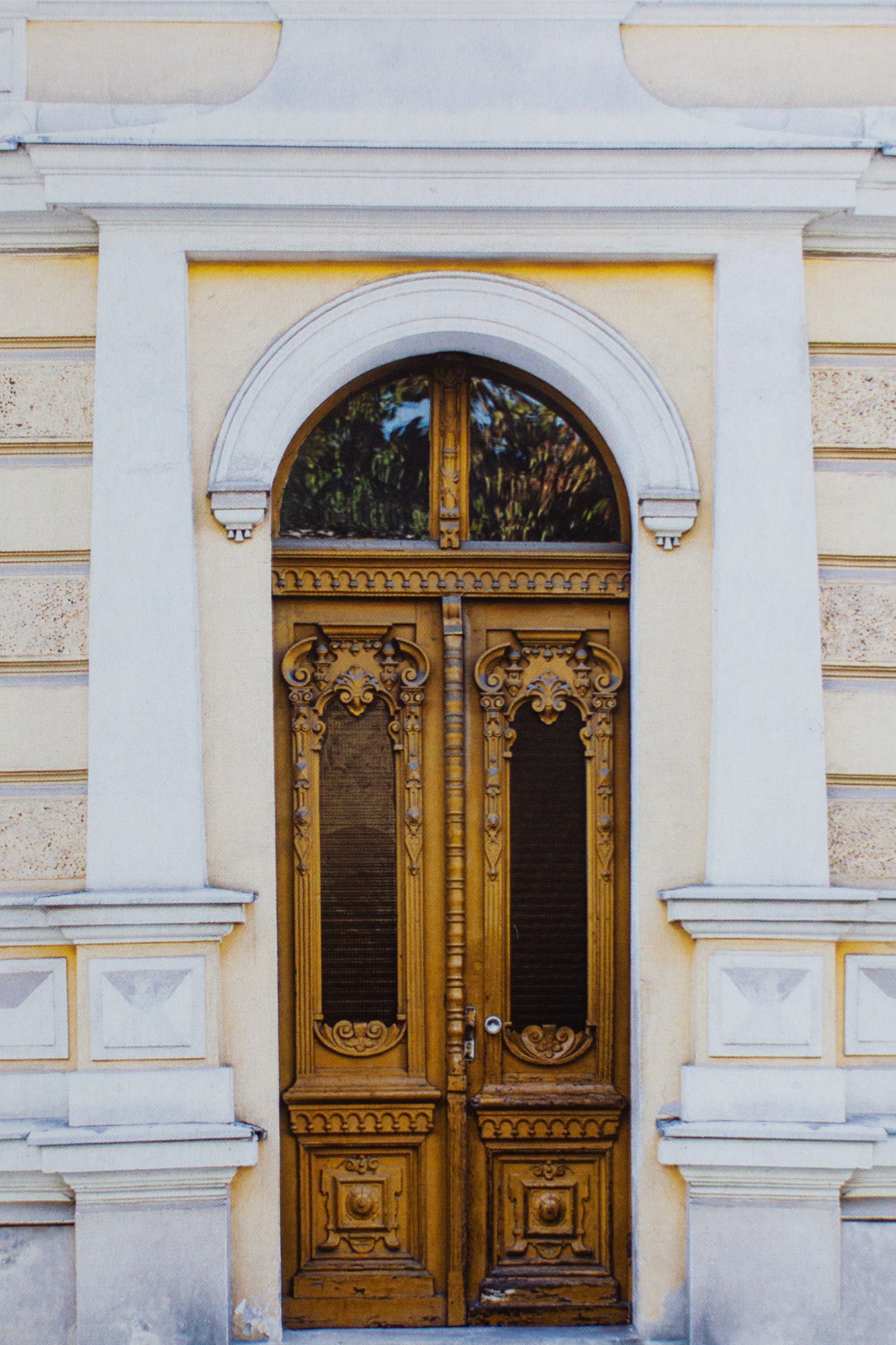 Drzwi, Olsztyn, ul. Curie-Skłodowskiej 14 z cyklu Przejście