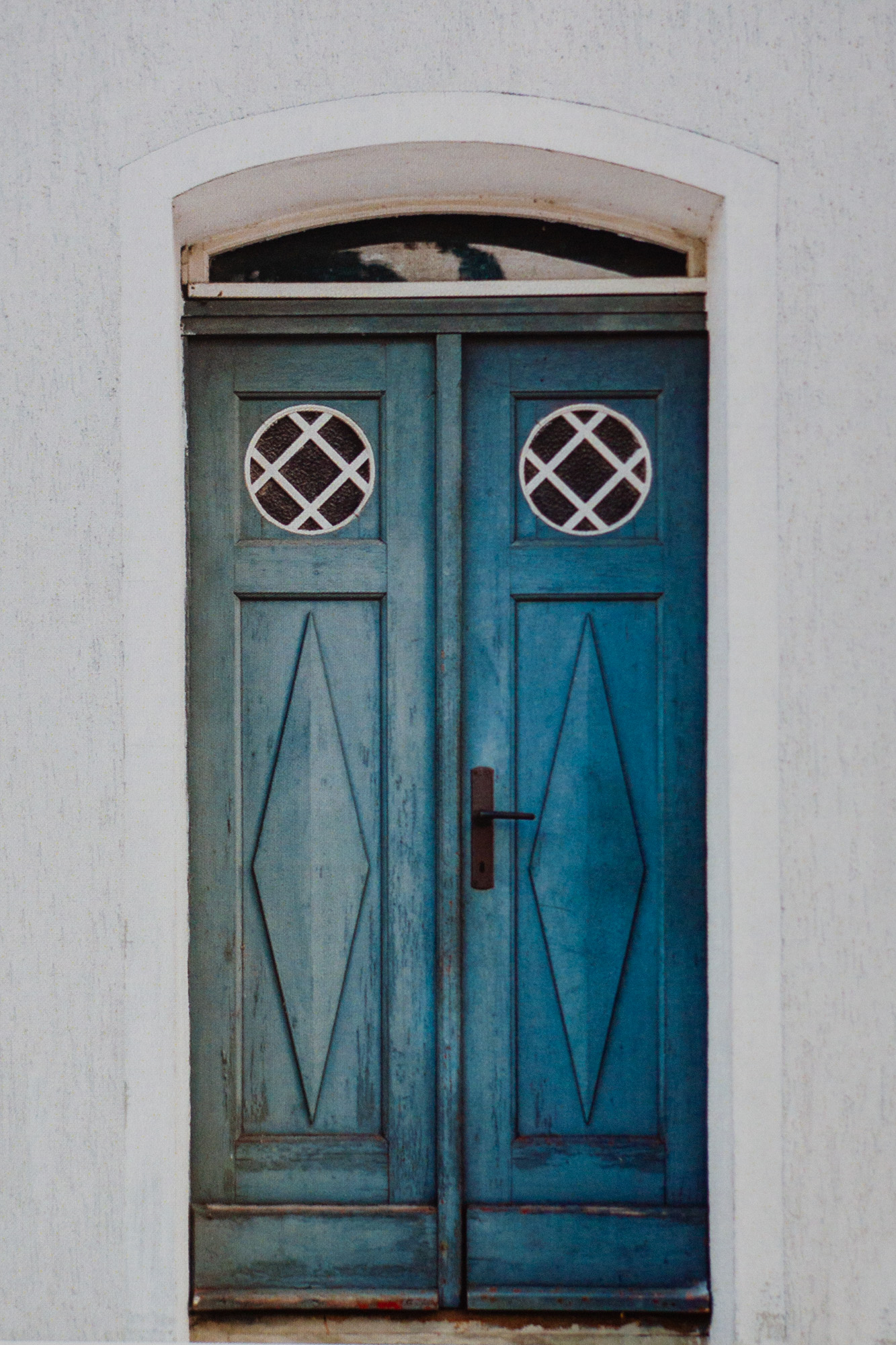 Drzwi, Barczewo, ul. Kraszewskiego 6 z cyklu Przejście