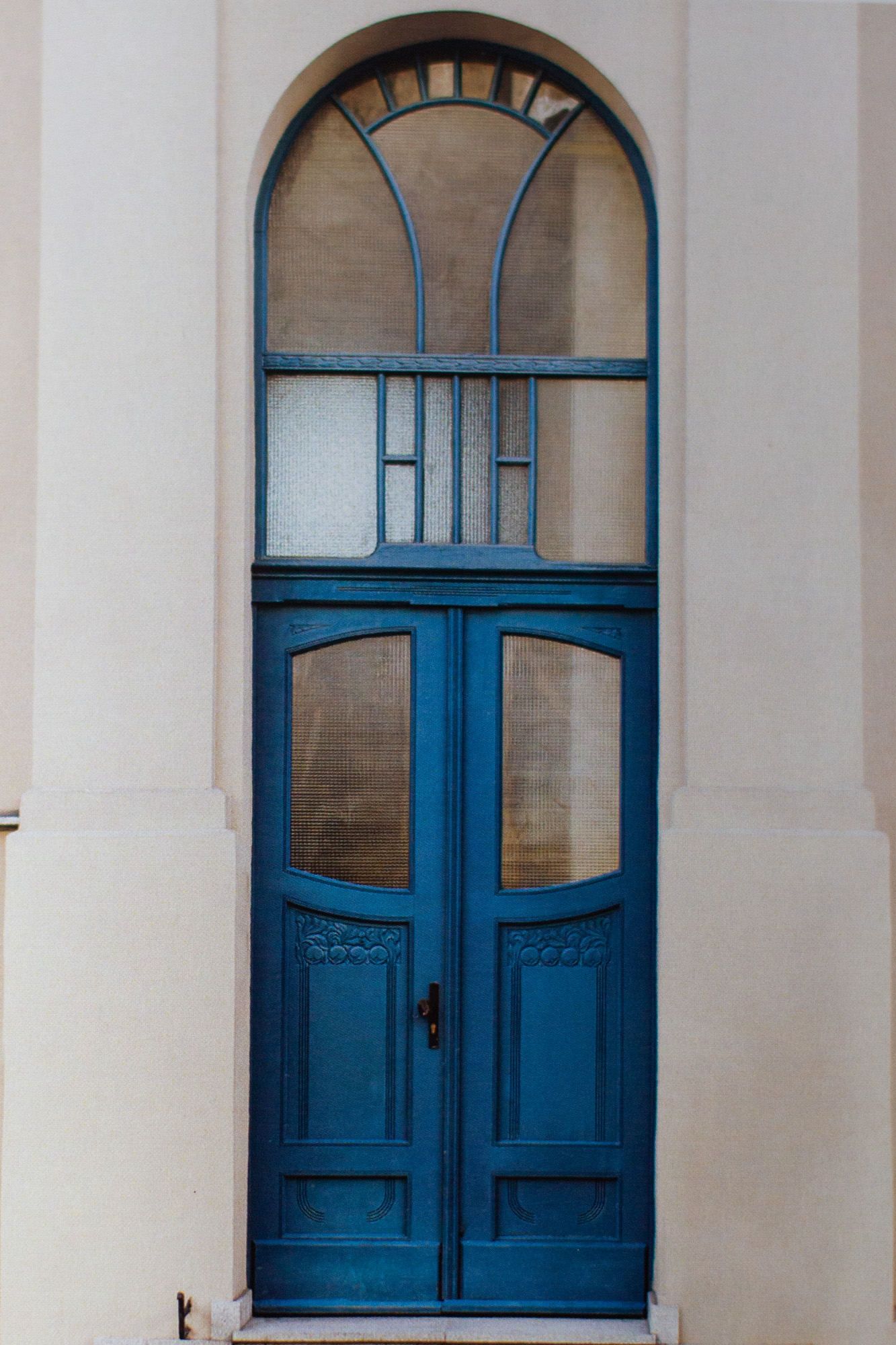 Drzwi, Olsztyn, ul. Curie-Skłodowskiej 9 z cyklu Przejście